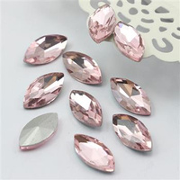 Kaboszon szklany wrzeciono fasetowane flamingo 18x9mm