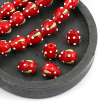 Koralik szklany truskawka 15x11mm