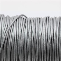 Rzemień skórzany srebrny metaliczny 2mm [1metr]
