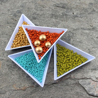 Taca trójkątna 7x7cm do koralików błękitna [1szt]