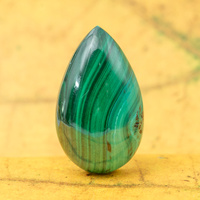 Kaboszon malachit łezka 27x16mm