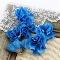 Ozdobny kwiatek w ażurowej tulejce niebieski 25mm