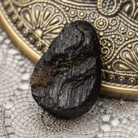 Kaboszon turmalin druza 27x18x10mm