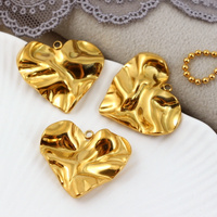 Zawieszka serce falowane stal szlachetna pozłacana 26x23mm