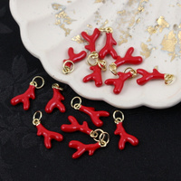 Zawieszka gałazka korala mosiądz złocony emalia czerwona 13mm