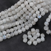 Kamień księżycowy kostka fasetowana 6mm