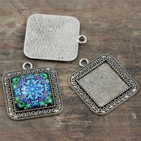 Baza do kaboszonu kwadratowa srebrna na wisior 20mm [1szt]