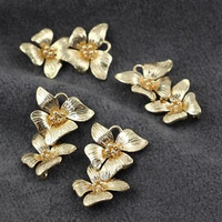 Ozdobne kwiaty złote łącznik HQ 25x12mm