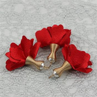 Kwiatek z perełką w tulejce czerwony 30mm