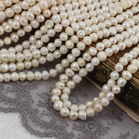 Perła słodkowodna kremowa nieregularna kula 6mm [sznur 35cm]