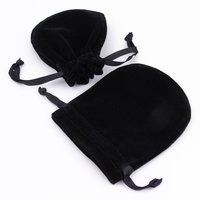 Sakiewka z weluru czarna 12x10cm