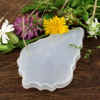 Forma silikonowa do odlewów z żywicy fasetowana zawieszka 78x54mm