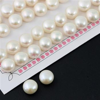 Perła słodkowodna biała do połowy wiercona 9mm [para]