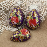 Kaboszon z żywicy fioletowy w kwiaty łezka 25x18mm