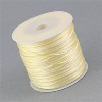 Sznurek satynowy kremowy 1,5mm [1 szpula]