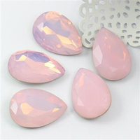 Kaboszon szklany łezka fasetowana pink opal 18x13mm