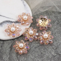 Element ozdobny kwiatek kryształkowy różowy AB z perełką 20mm