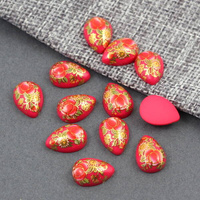 Kaboszon z żywicy z nadrukiem w kwiaty łezka różowa 14x10mm