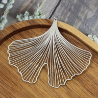 Zawieszka ażurowa miłorząb / ginko liść stal szlachetna srebrna 60x70mm