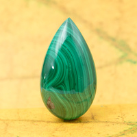 Kaboszon malachit łezka 34x19mm