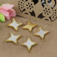 Łącznik gwazdka z masą perłową stal szlachetna pozłacana PVD 16x13mm