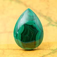 Kaboszon malachit łezka 35x25mm