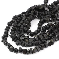 Turmalin czarny bryłka 8-11mm [sznur 40cm]
