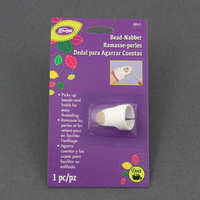 Naparstek ułatwiający pracę z drobnymi koralikami