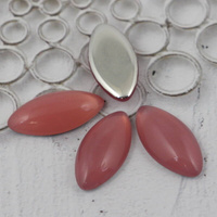 Kaboszon szklany Milky Pink - Silver Foiled wrzeciono 20x10mm