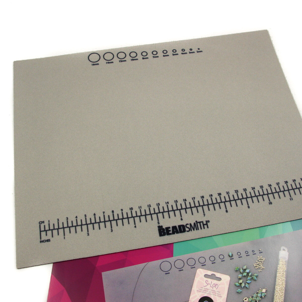 Antypoślizgowa mata do koralikowania Beadsmith 35x28cm AKCESORIA I