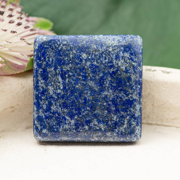 Kaboszon lapis lazuli 31x30x7mm