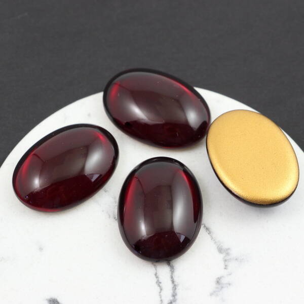 Kaboszon szklany Garnet - Gold Matte Foiled owal 25x18mm