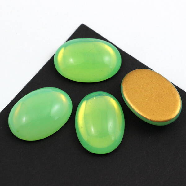 Kaboszon szklany Milky Peridot - Gold Matte Foiled owal 25x18mm