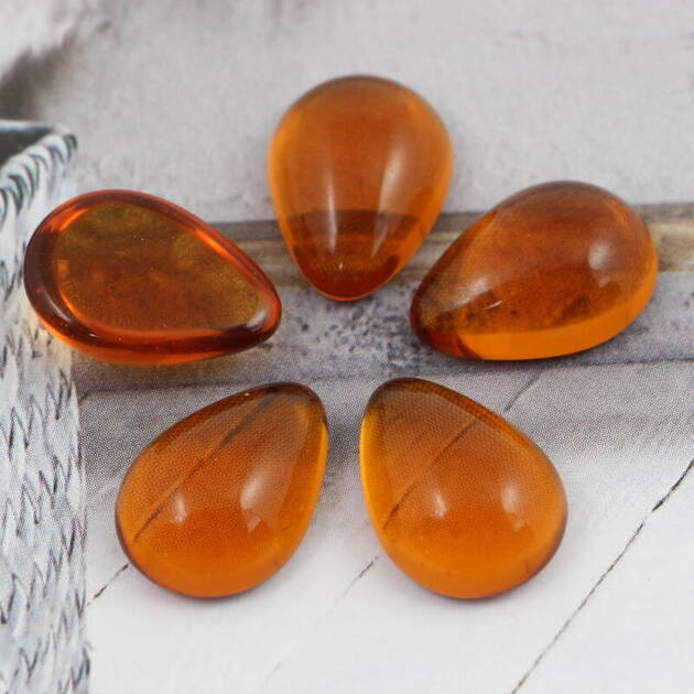 Kaboszon szklany Topaz łezka 18x13mm