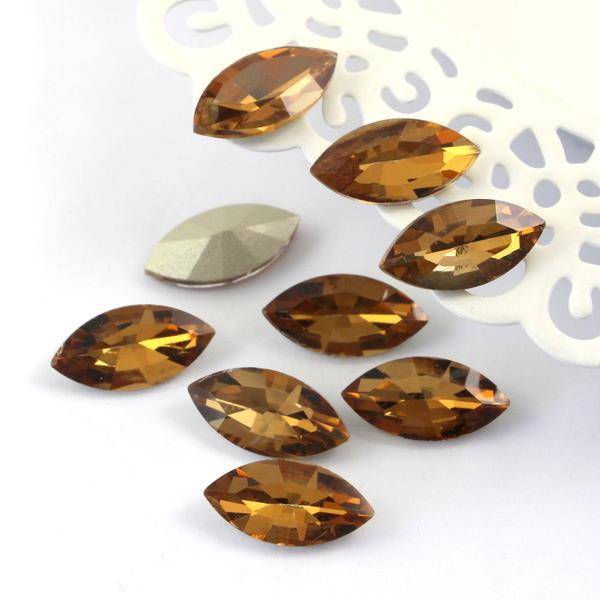 Kaboszon szklany wrzeciono faset smoked topaz 18x9mm