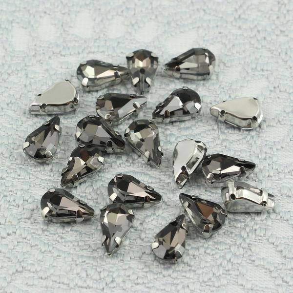 Kaboszon w oprawie łezka fasetowana black diamond 13x8mm