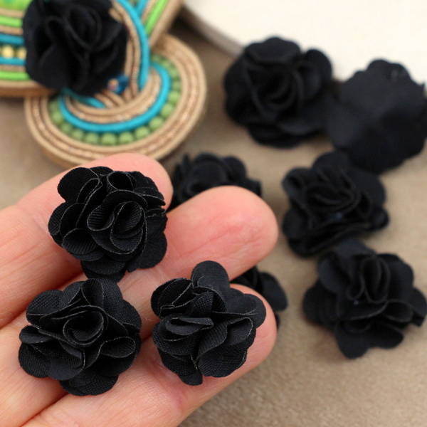 Kwiatek do naklejania czarny 20mm