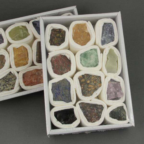 Mix surowych kamieni w pudełku - bryłki [12szt]