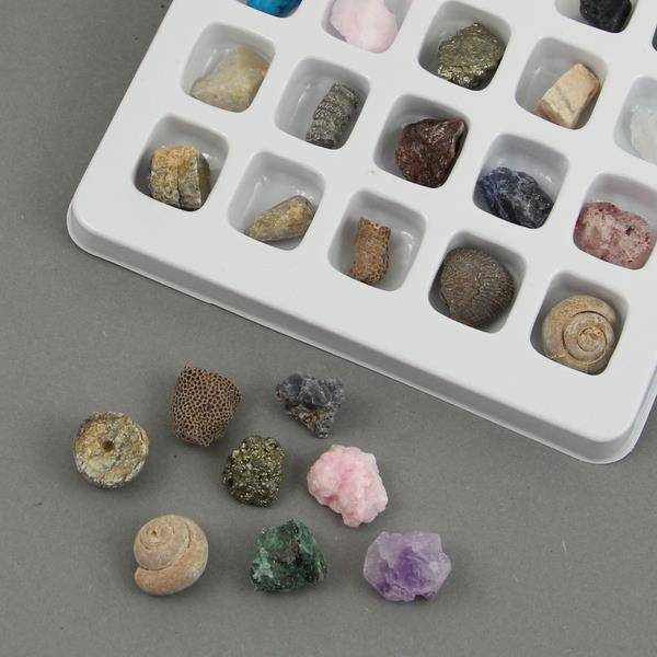 Mix surowych kamieni w pudełku - bryłki [20szt]