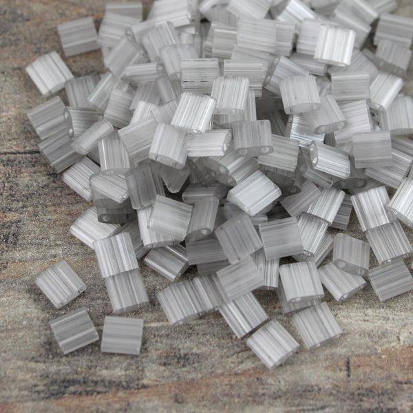 Miyuki Tila Beads 5x5x1,9mm Silk Pale Grey [30szt]