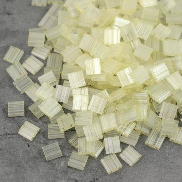 Miyuki Tila Beads 5x5x1,9mm Silk Pale Llight Yellow [30szt]