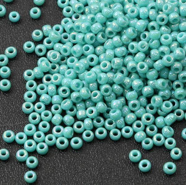 Toho Round 11/0 Opaque Rainbow Turquoise [10g]